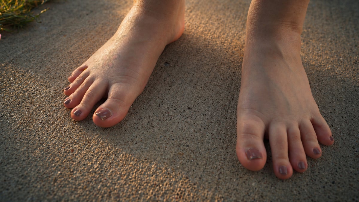Soles on warm concrete — Barefoot Bunny, Dallas